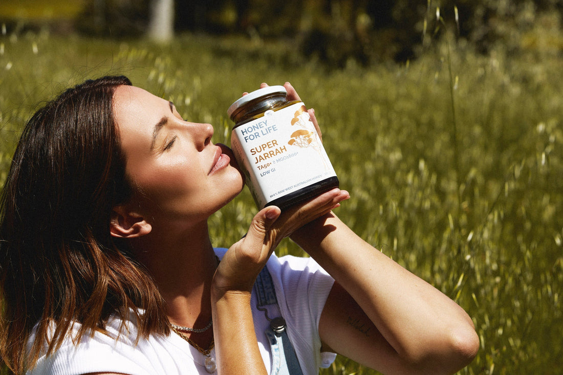 5 ways honey supports your skin by Hayley Fogarty - Naturopathic Skin Therapist